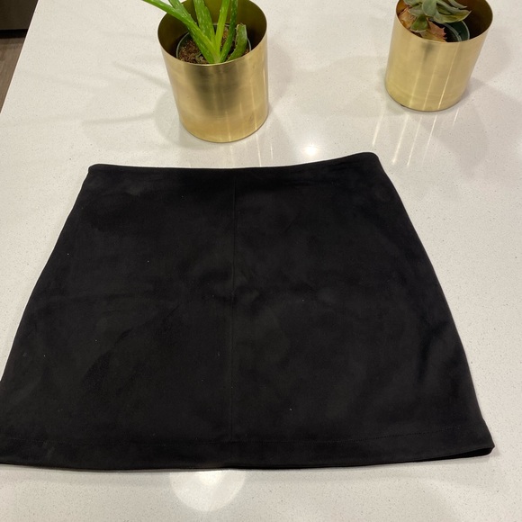 Gianna Bini Black Suede Mini Skirt - Bree Skirt 🖤NWT - Picture 12 of 13